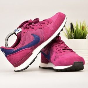 Women's 8.5 Nike Internationalist Berry Blue White Casual Sneakers Tennis Shoes